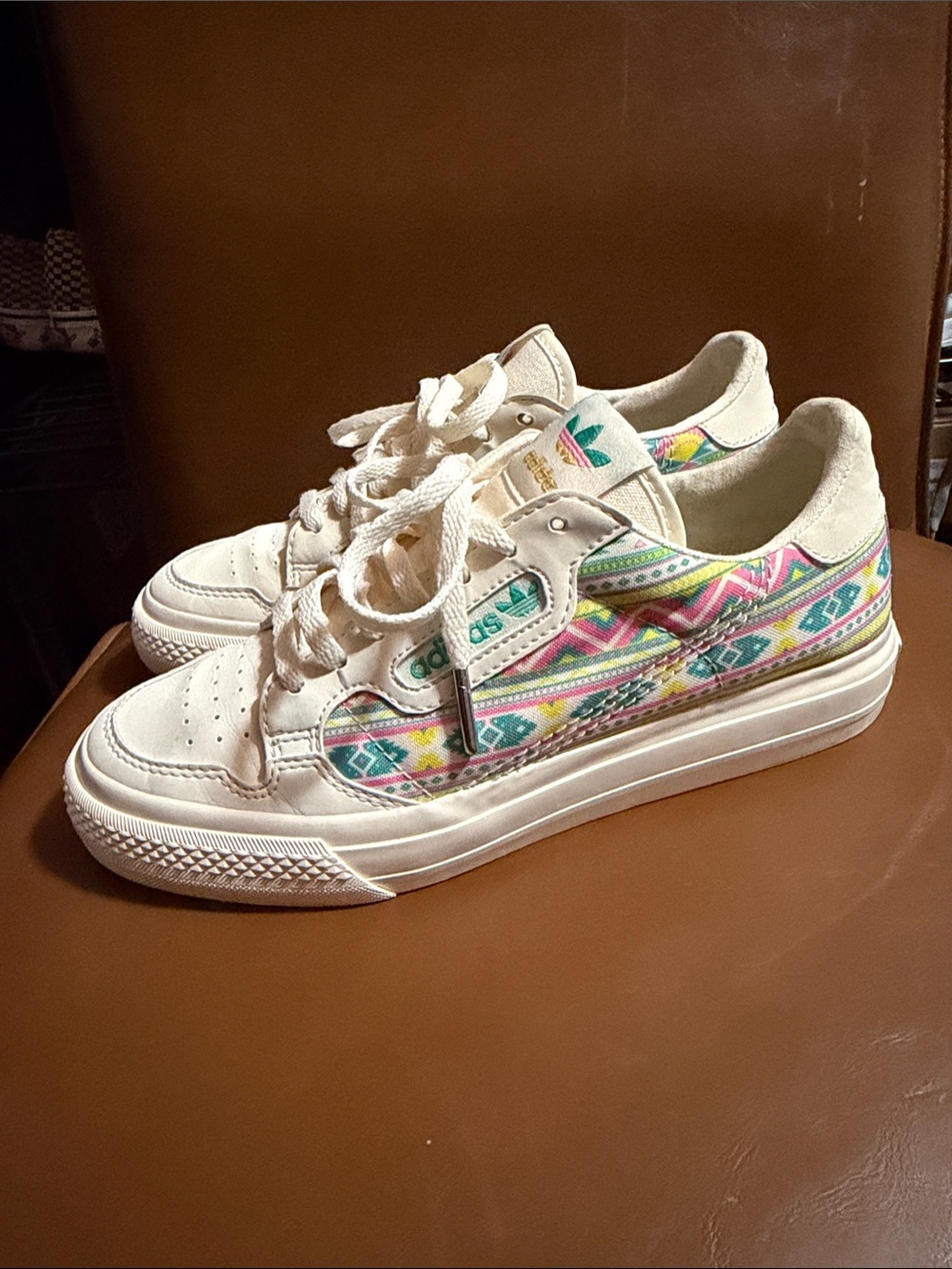 adidas Arizona Tea Cream Sneakers with Pink, Teal & Green Azteca Big Girl size 5